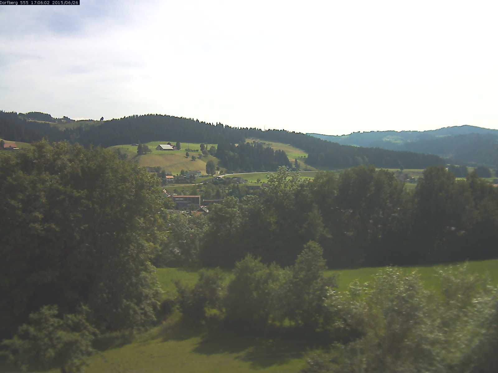 Webcam-Bild: Aussicht vom Dorfberg in Langnau 20150626-170602