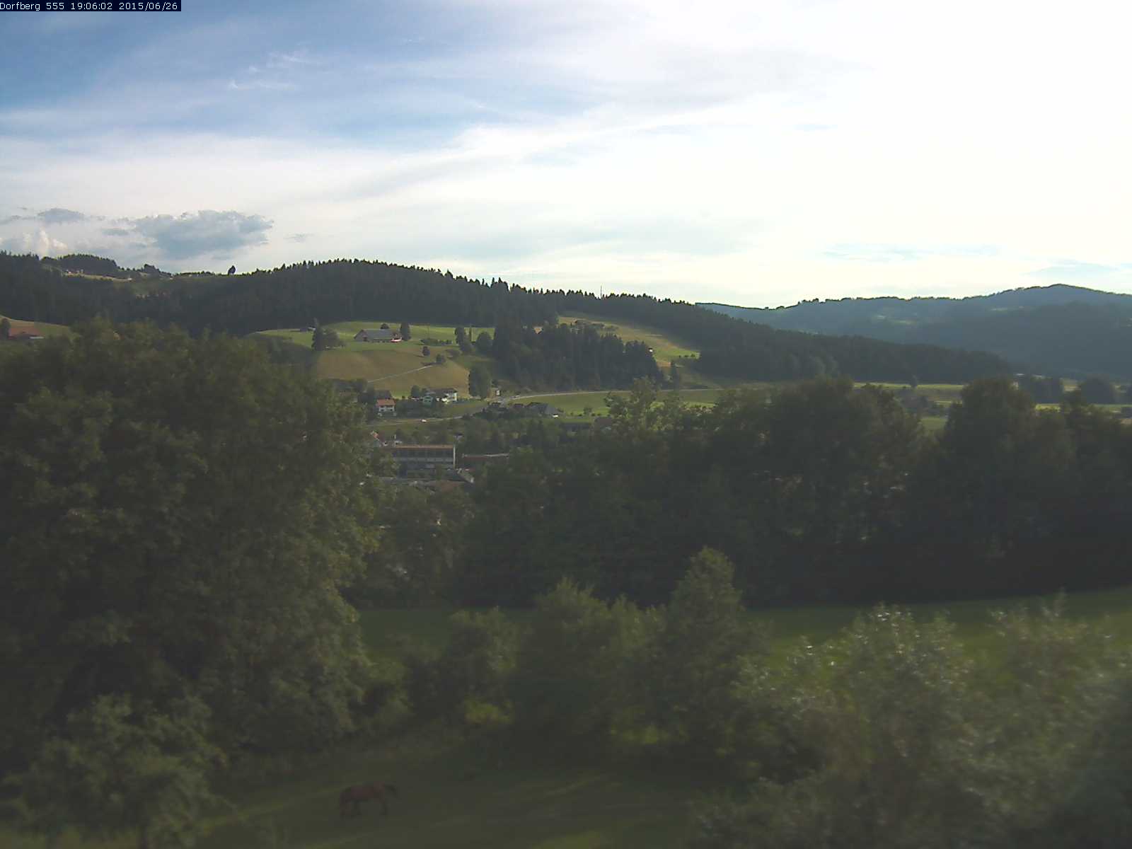 Webcam-Bild: Aussicht vom Dorfberg in Langnau 20150626-190601