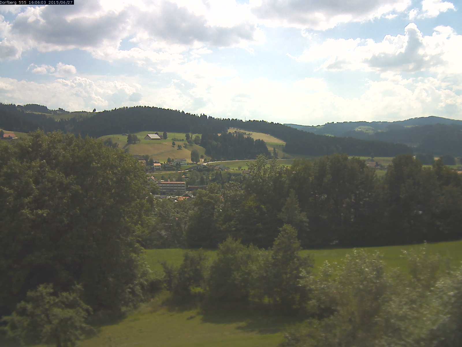 Webcam-Bild: Aussicht vom Dorfberg in Langnau 20150627-160601