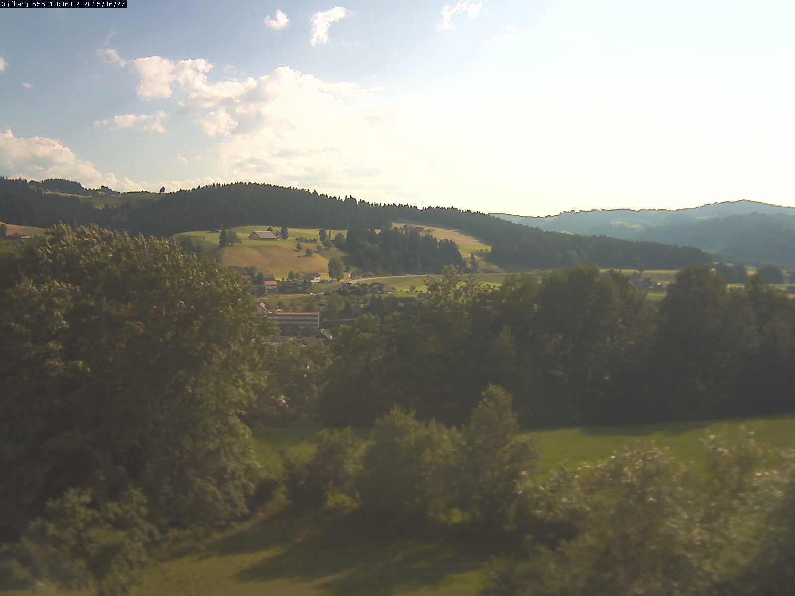 Webcam-Bild: Aussicht vom Dorfberg in Langnau 20150627-180601