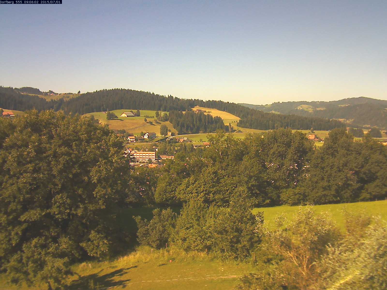 Webcam-Bild: Aussicht vom Dorfberg in Langnau 20150701-090601