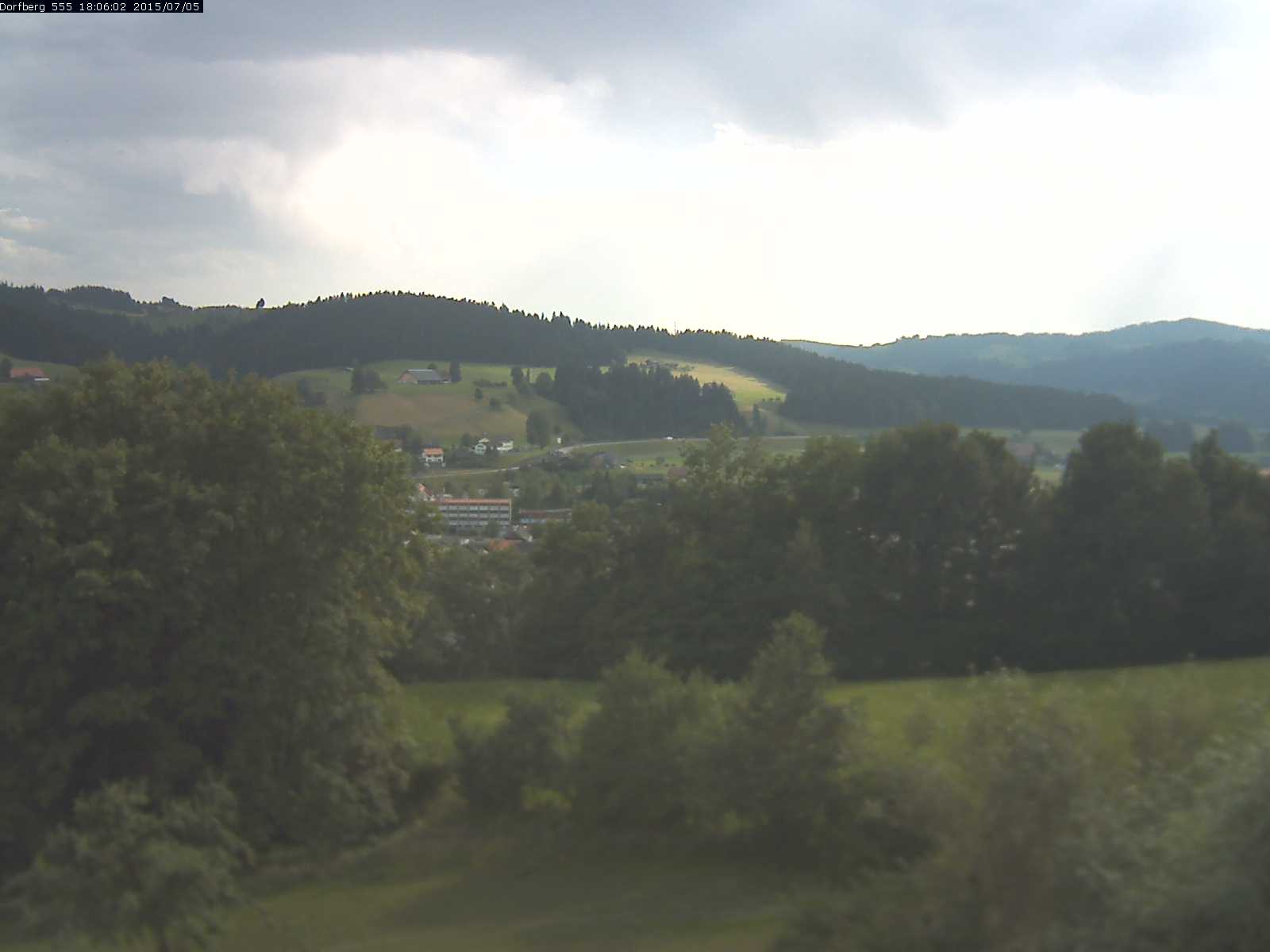 Webcam-Bild: Aussicht vom Dorfberg in Langnau 20150705-180601