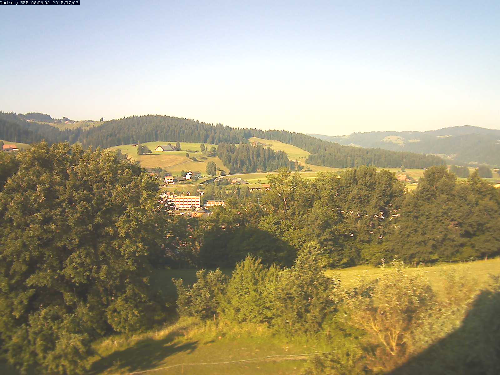 Webcam-Bild: Aussicht vom Dorfberg in Langnau 20150707-080601