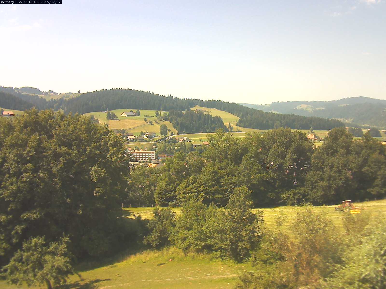 Webcam-Bild: Aussicht vom Dorfberg in Langnau 20150707-110601