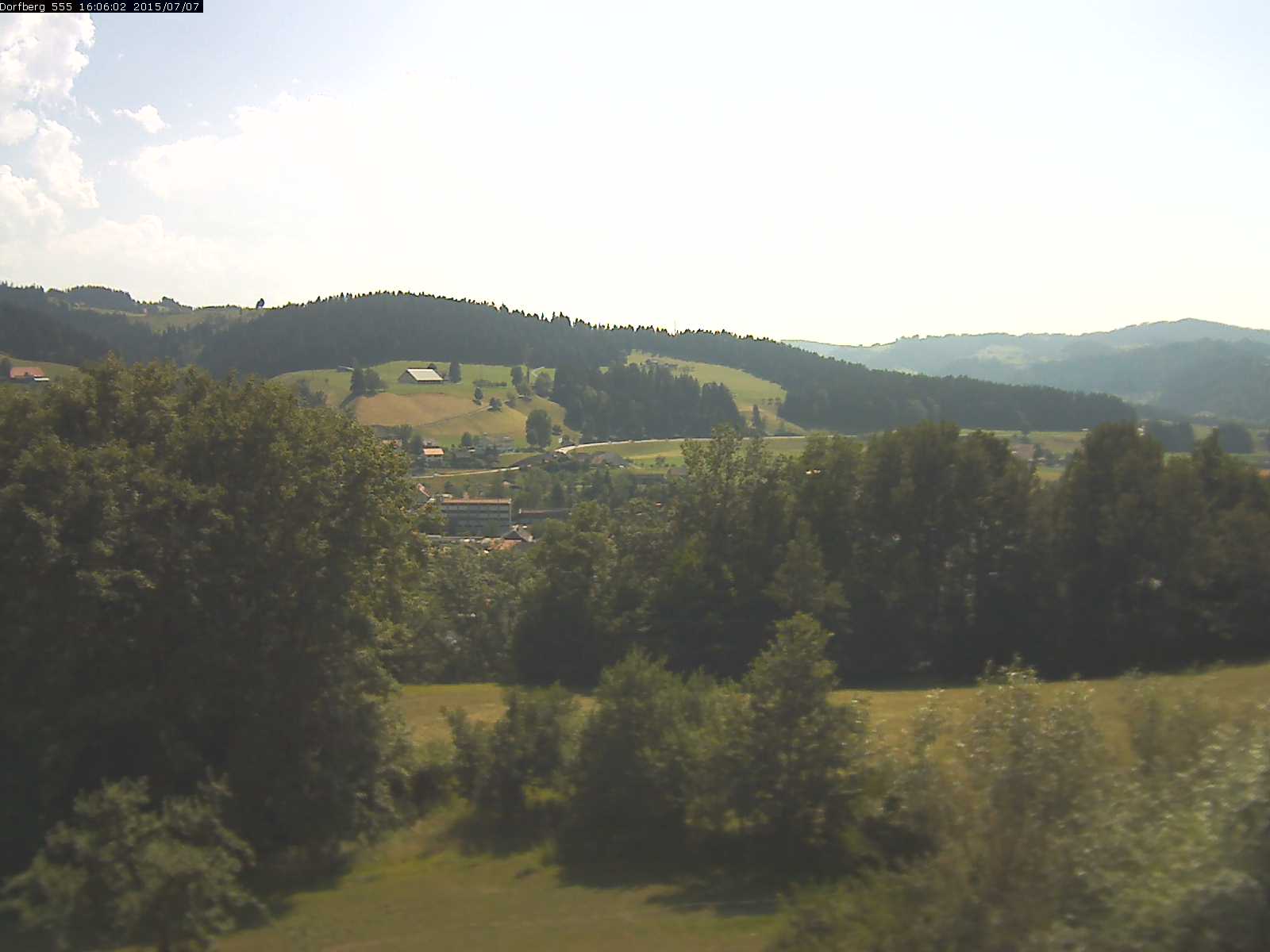 Webcam-Bild: Aussicht vom Dorfberg in Langnau 20150707-160601