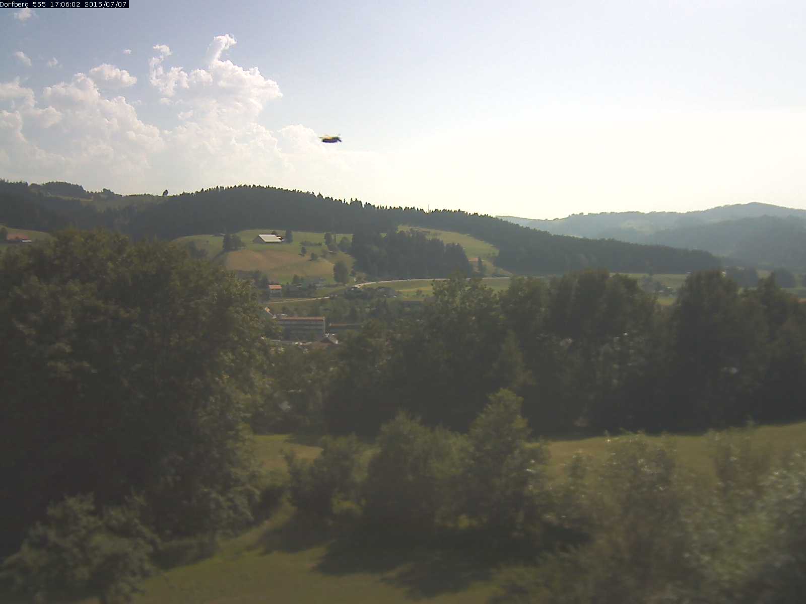 Webcam-Bild: Aussicht vom Dorfberg in Langnau 20150707-170601