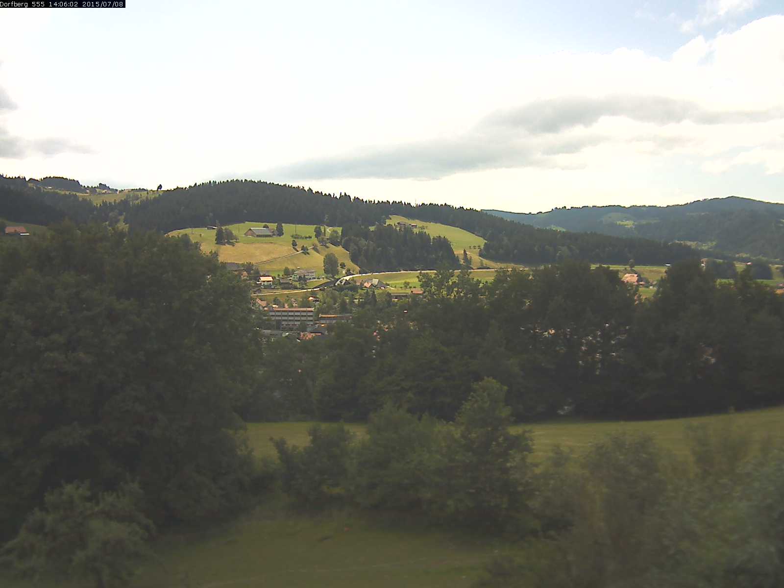Webcam-Bild: Aussicht vom Dorfberg in Langnau 20150708-140601
