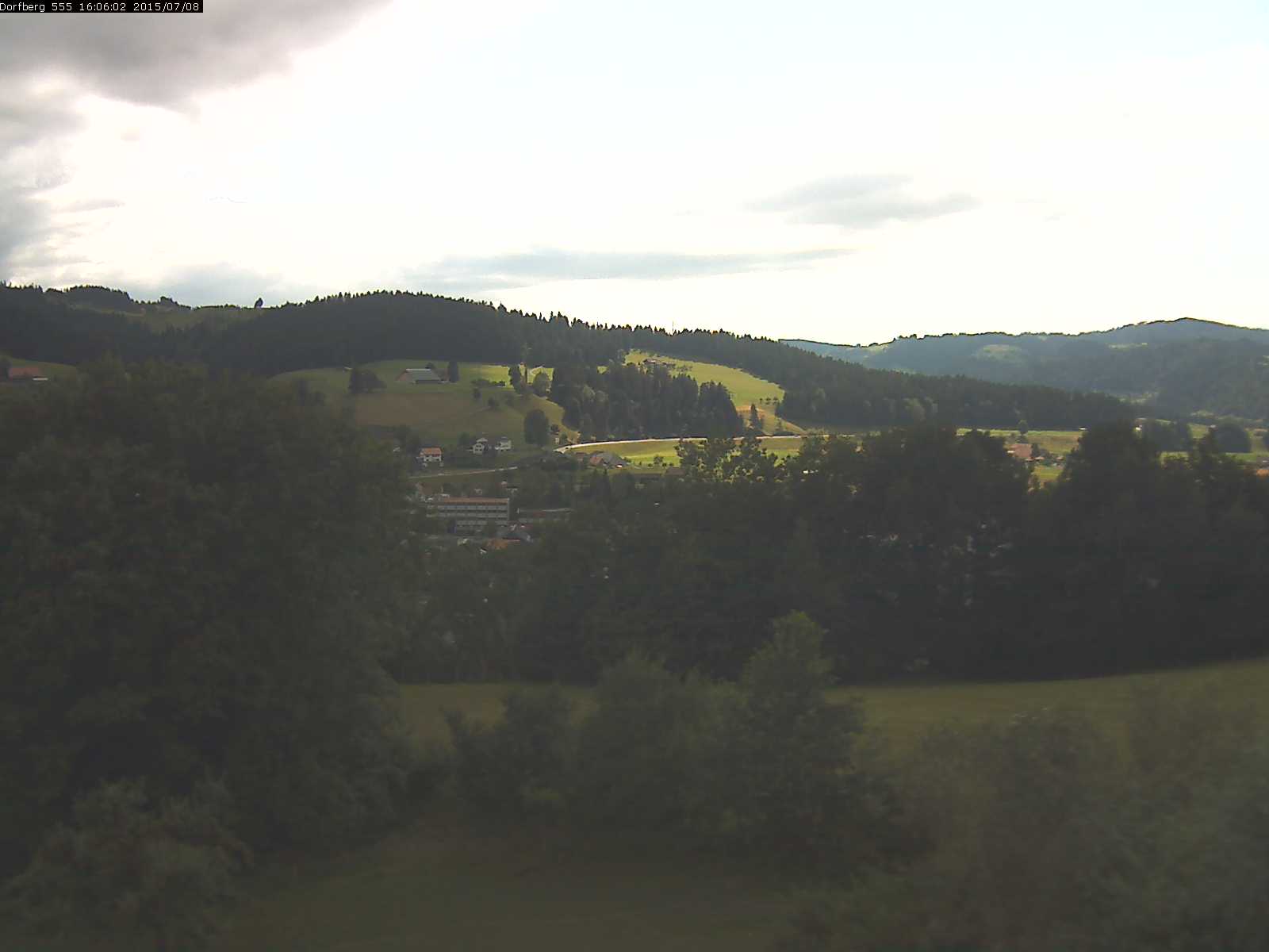 Webcam-Bild: Aussicht vom Dorfberg in Langnau 20150708-160601