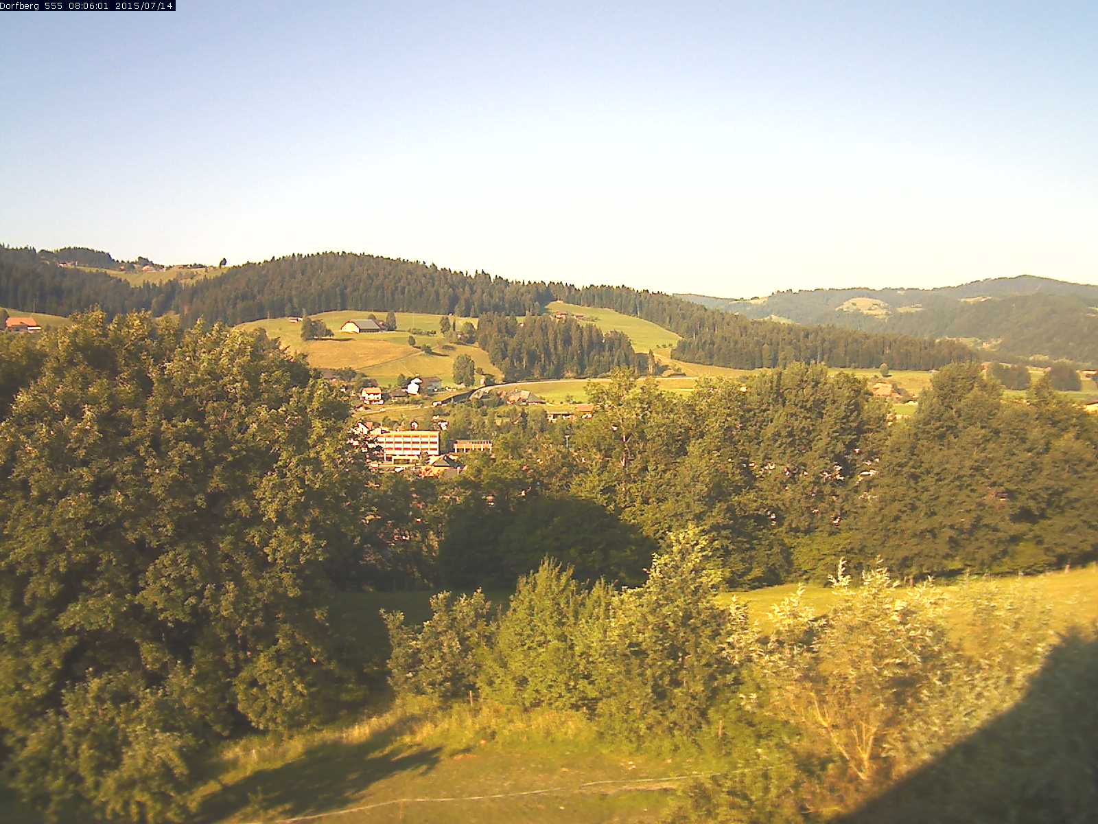 Webcam-Bild: Aussicht vom Dorfberg in Langnau 20150714-080601