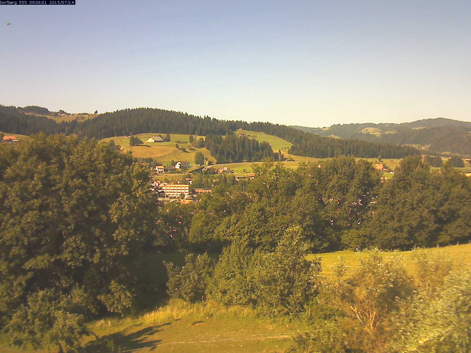 Webcam-Bild: Aussicht vom Dorfberg in Langnau 20150714-090601