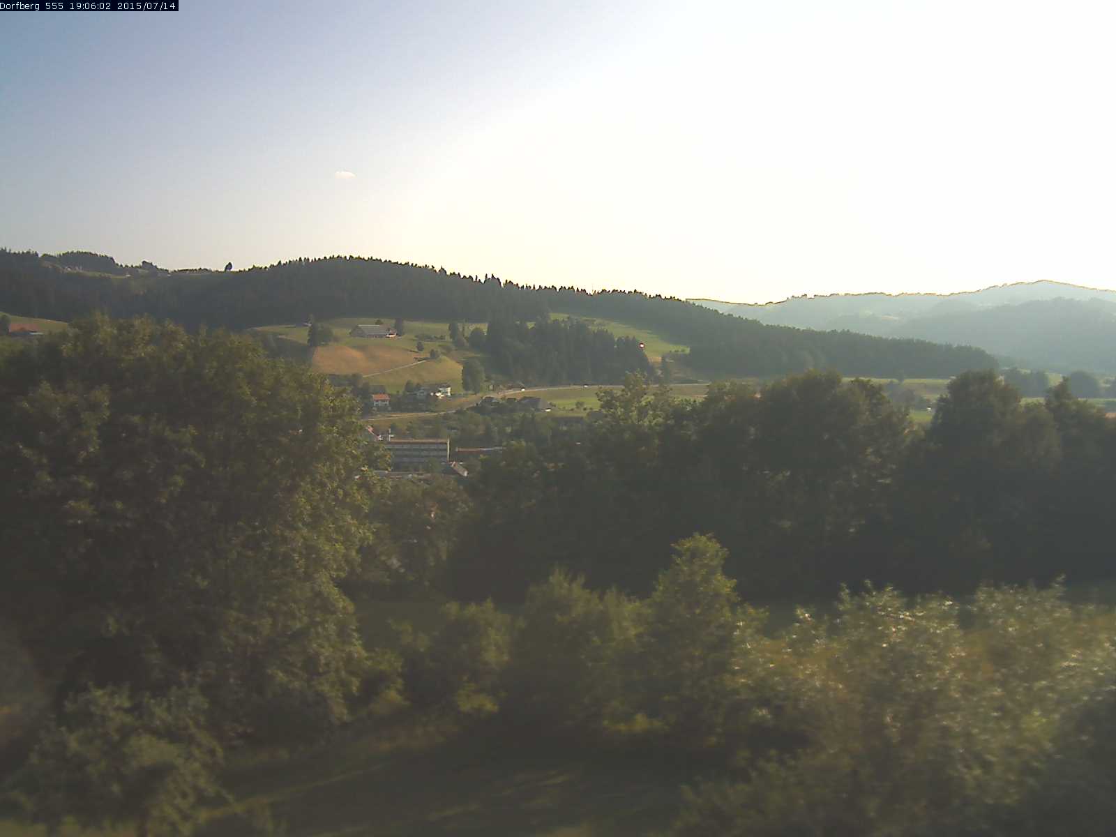 Webcam-Bild: Aussicht vom Dorfberg in Langnau 20150714-190601