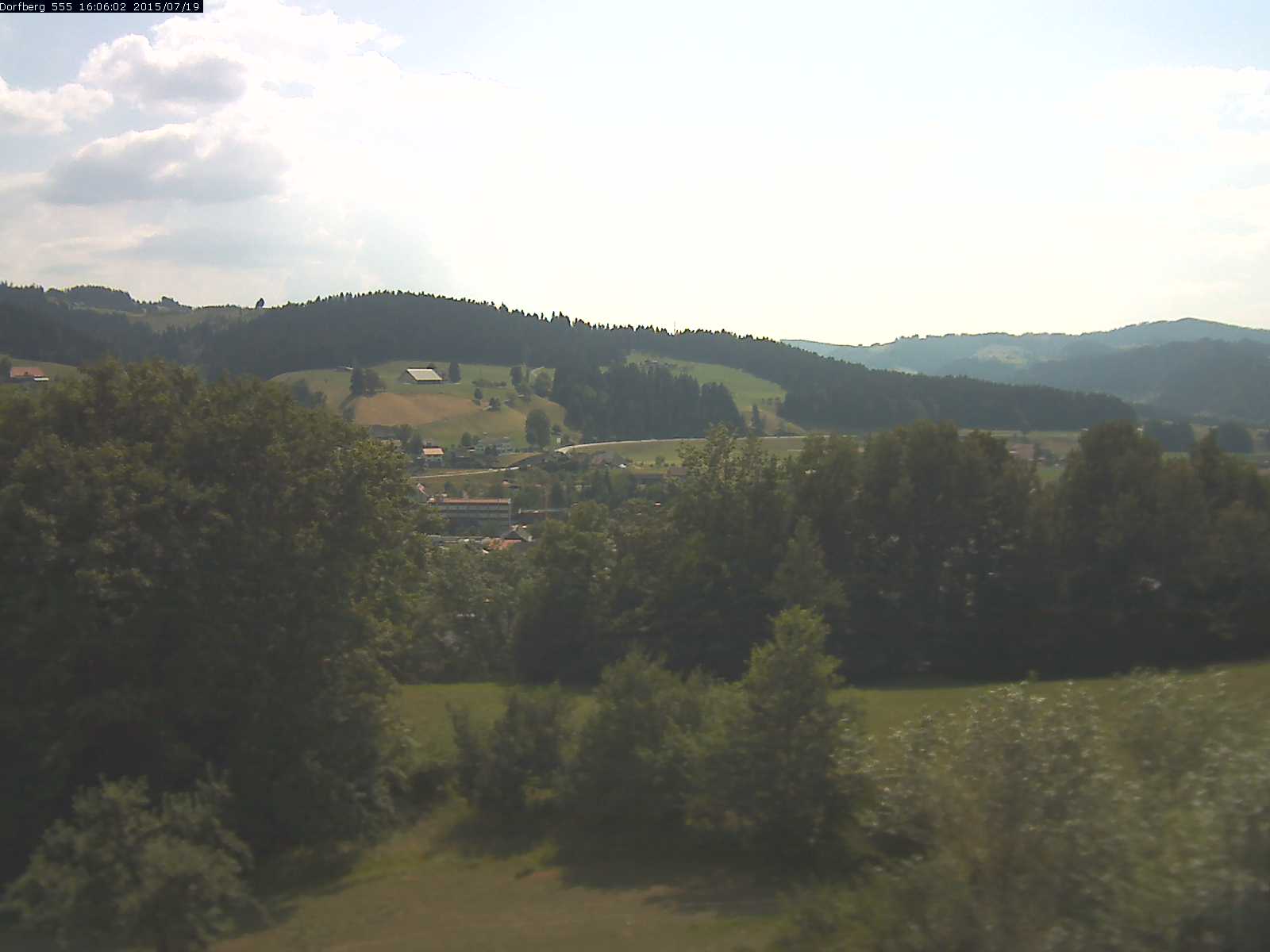 Webcam-Bild: Aussicht vom Dorfberg in Langnau 20150719-160601