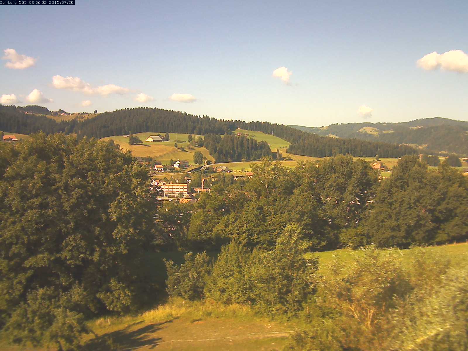 Webcam-Bild: Aussicht vom Dorfberg in Langnau 20150720-090601