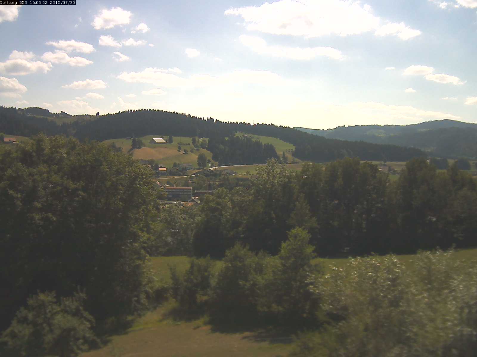 Webcam-Bild: Aussicht vom Dorfberg in Langnau 20150720-160602