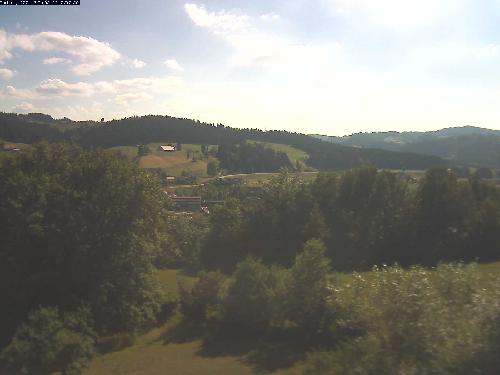 Webcam-Bild: Aussicht vom Dorfberg in Langnau 20150720-170601