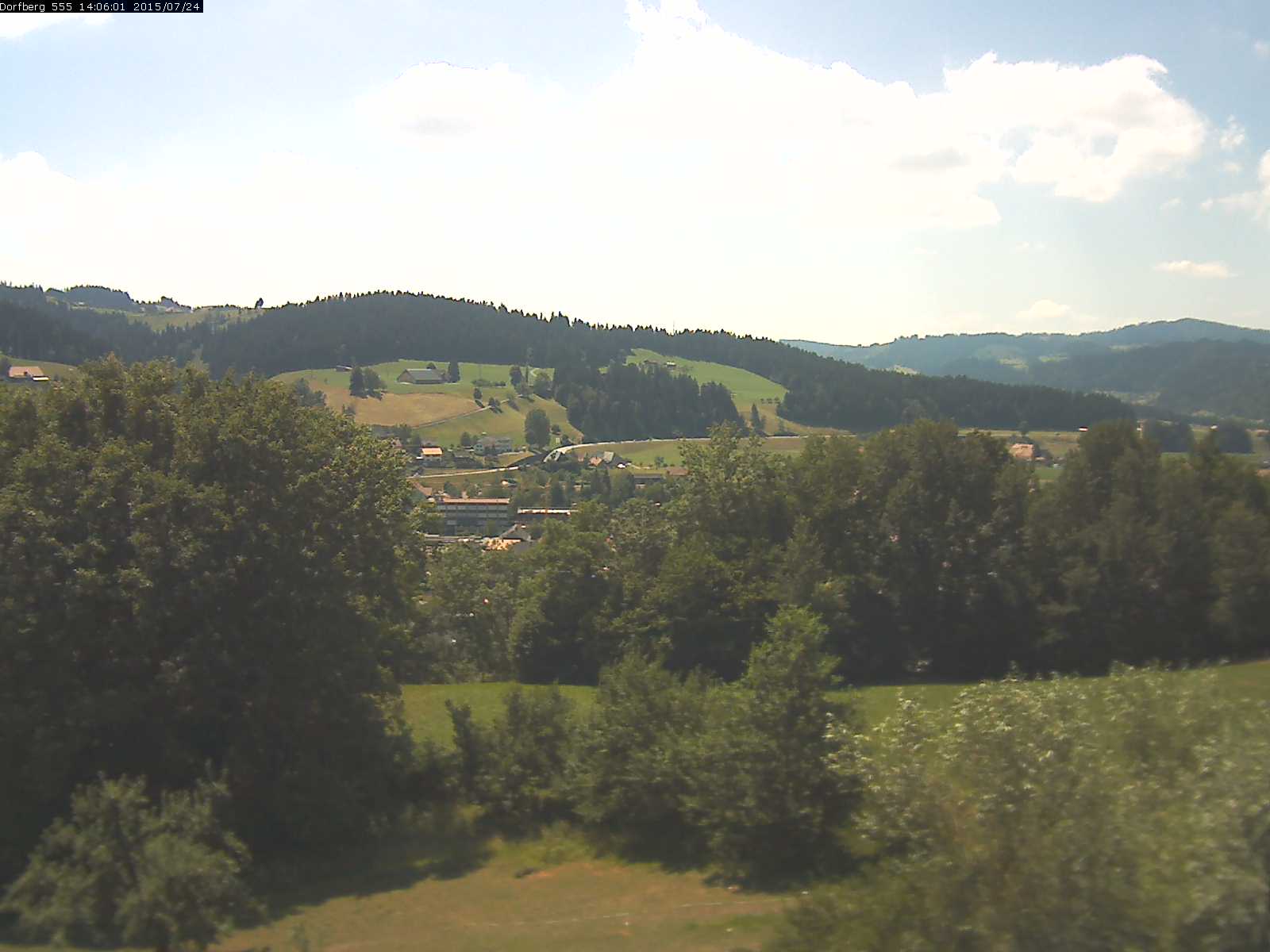 Webcam-Bild: Aussicht vom Dorfberg in Langnau 20150724-140601