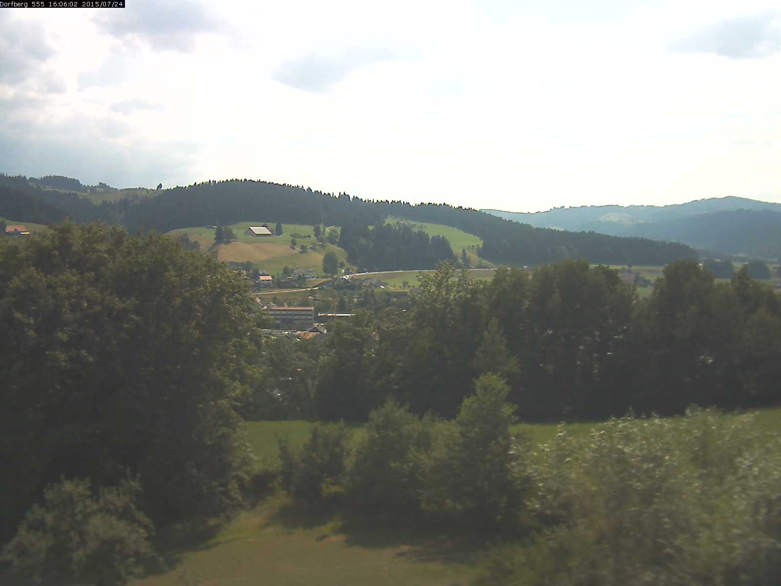 Webcam-Bild: Aussicht vom Dorfberg in Langnau 20150724-160601