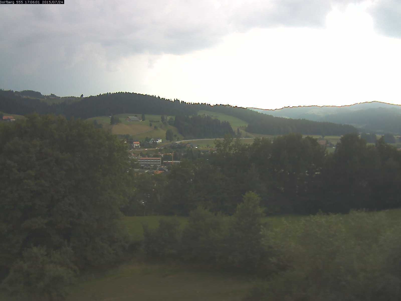 Webcam-Bild: Aussicht vom Dorfberg in Langnau 20150724-170601