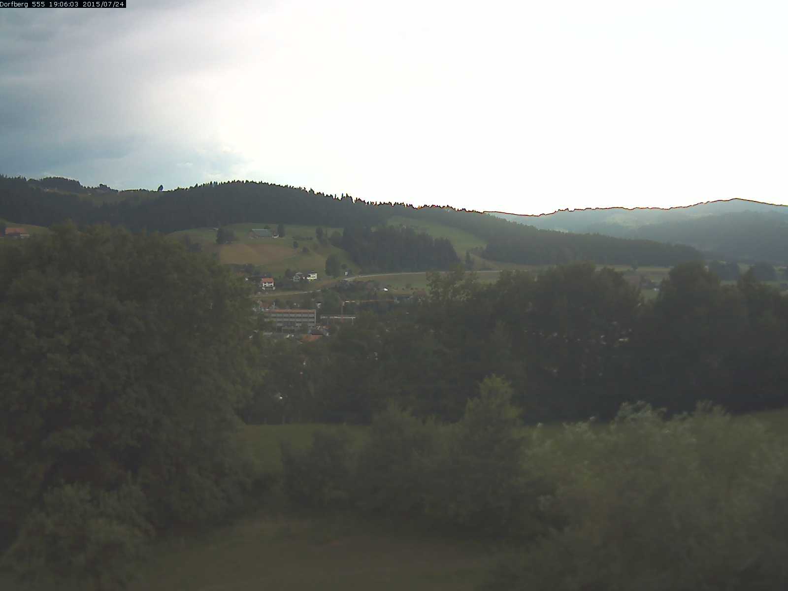 Webcam-Bild: Aussicht vom Dorfberg in Langnau 20150724-190601