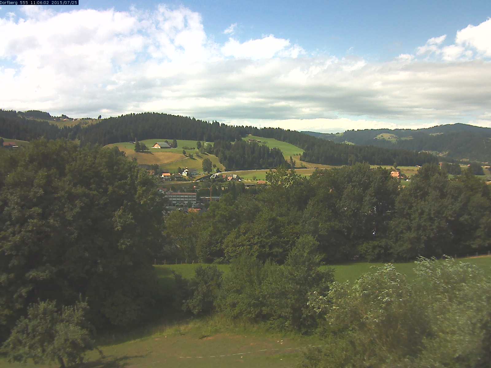 Webcam-Bild: Aussicht vom Dorfberg in Langnau 20150725-110601