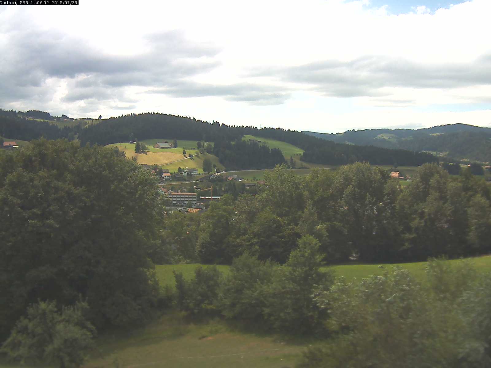 Webcam-Bild: Aussicht vom Dorfberg in Langnau 20150725-140601