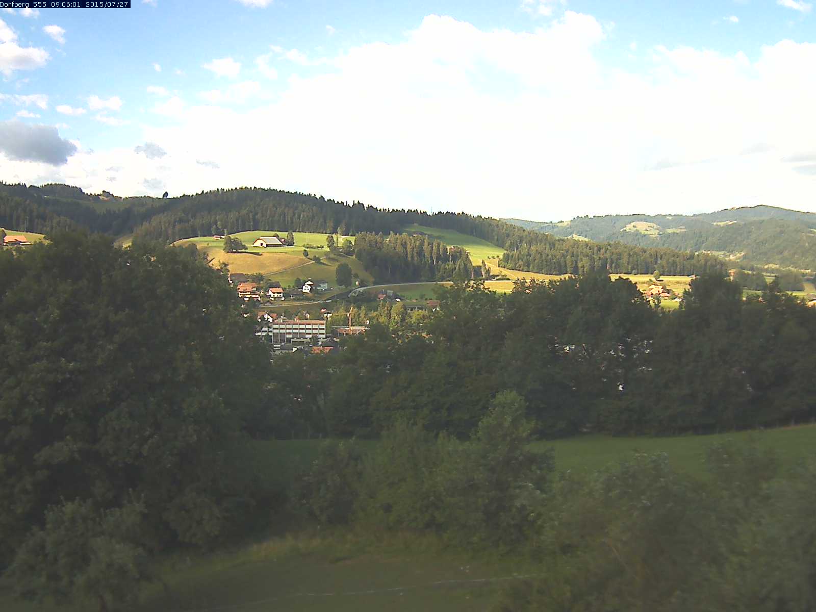 Webcam-Bild: Aussicht vom Dorfberg in Langnau 20150727-090601