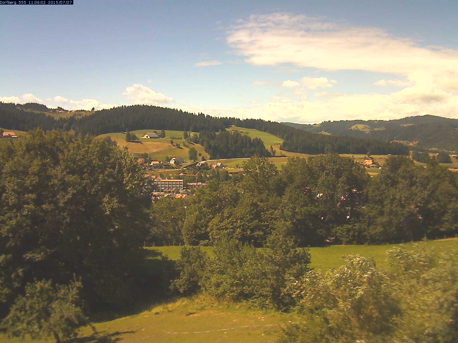 Webcam-Bild: Aussicht vom Dorfberg in Langnau 20150727-110601