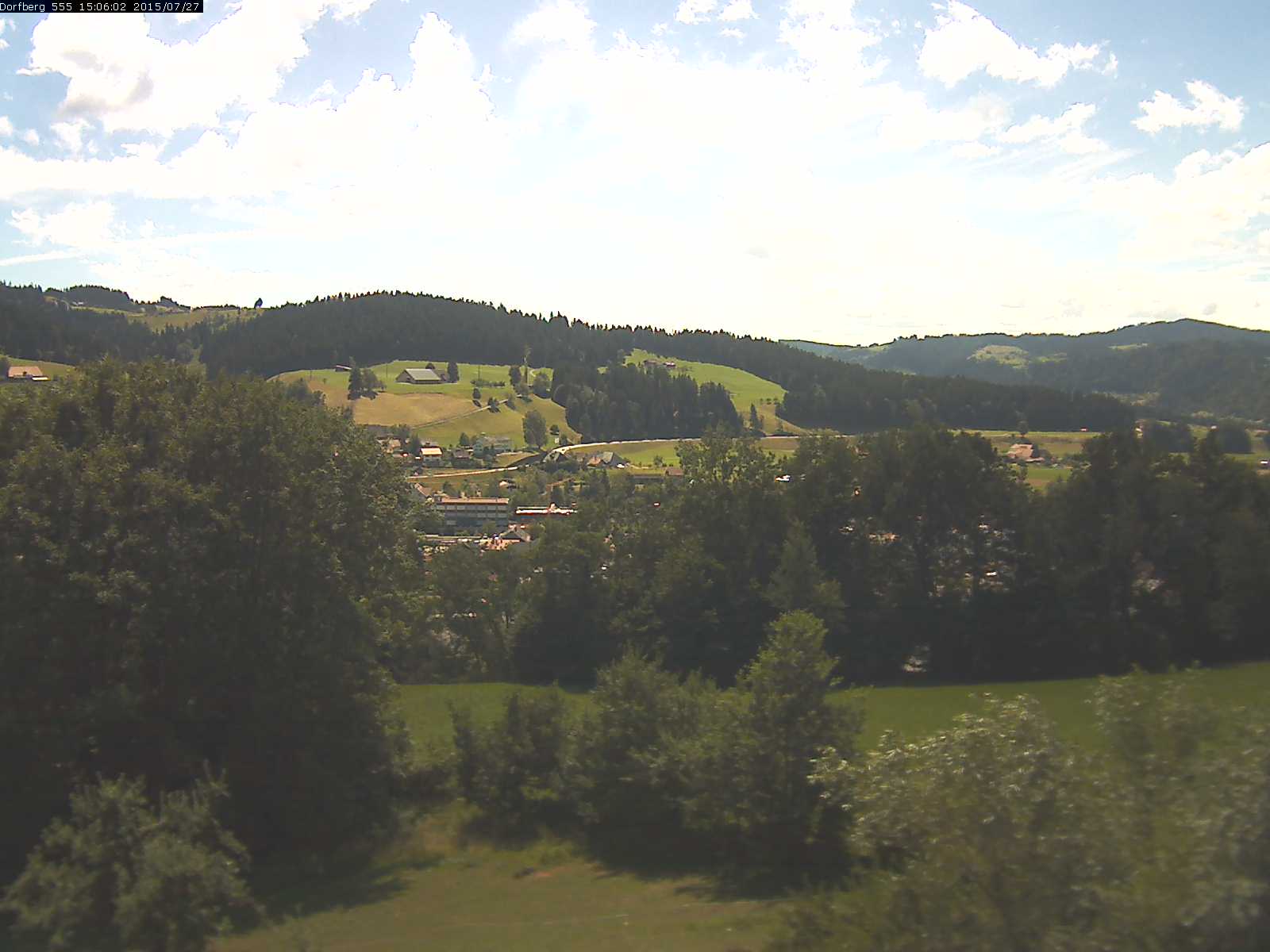 Webcam-Bild: Aussicht vom Dorfberg in Langnau 20150727-150601