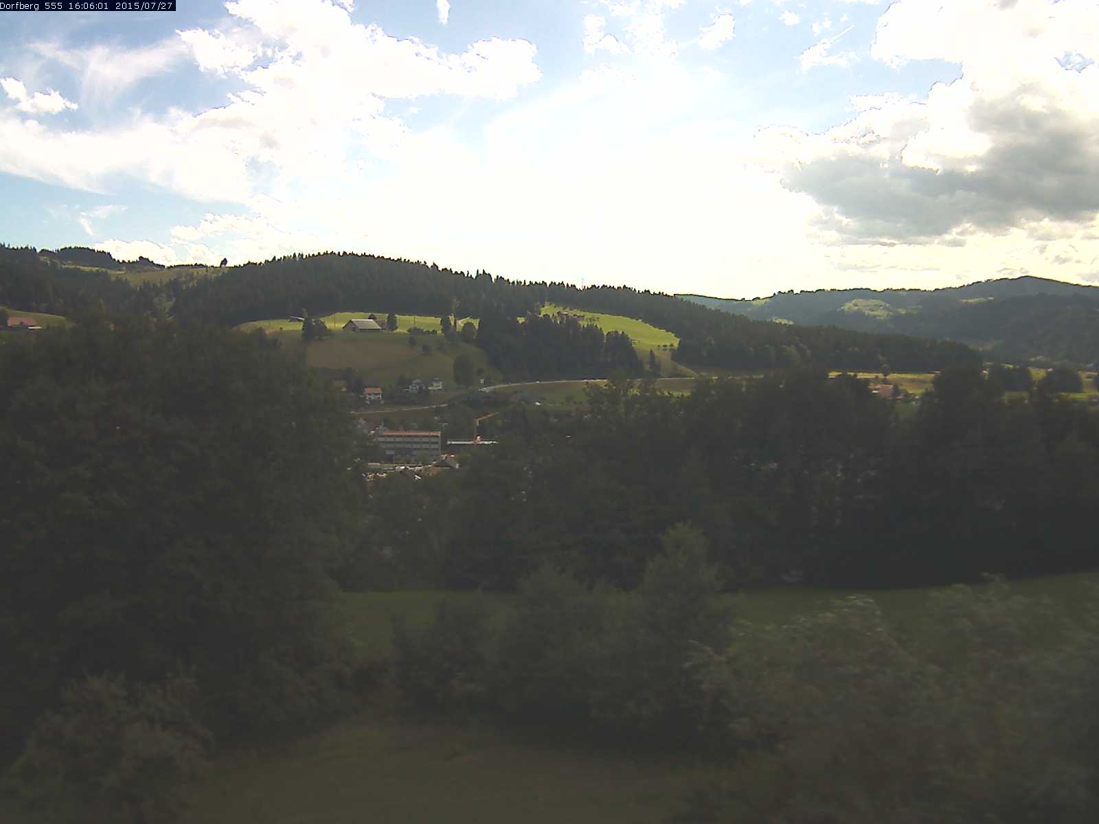 Webcam-Bild: Aussicht vom Dorfberg in Langnau 20150727-160601
