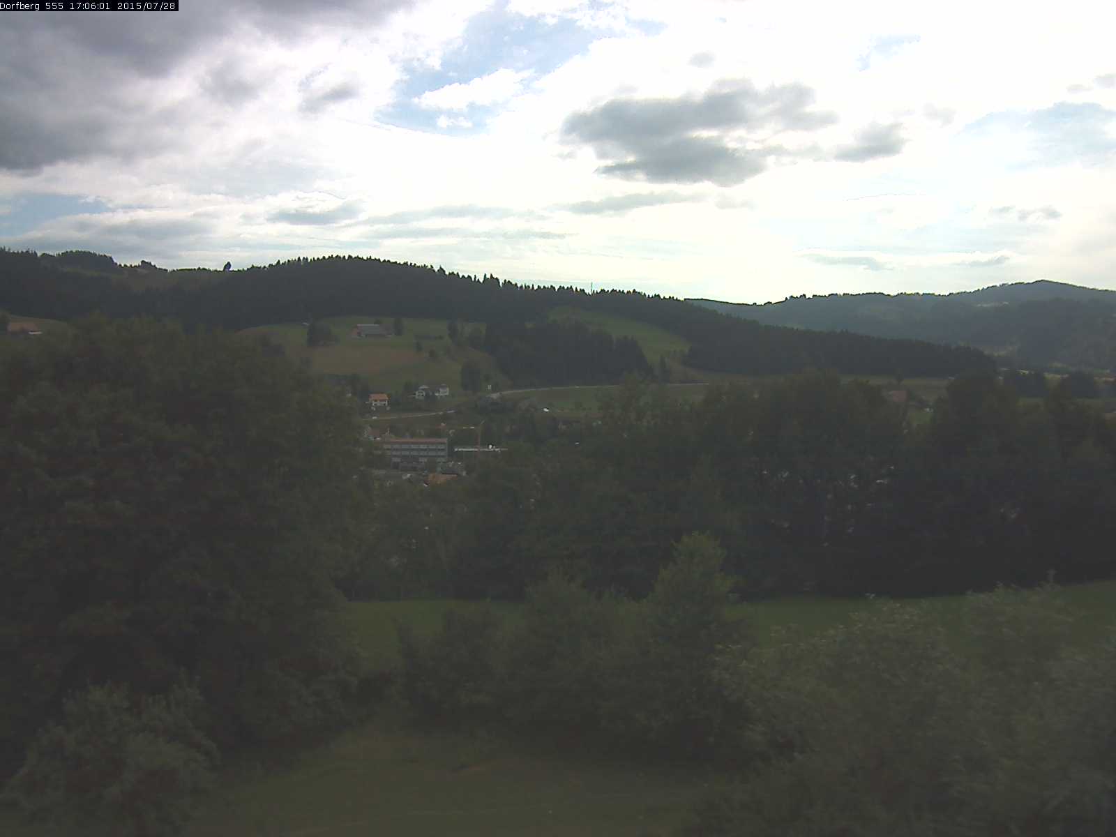 Webcam-Bild: Aussicht vom Dorfberg in Langnau 20150728-170601