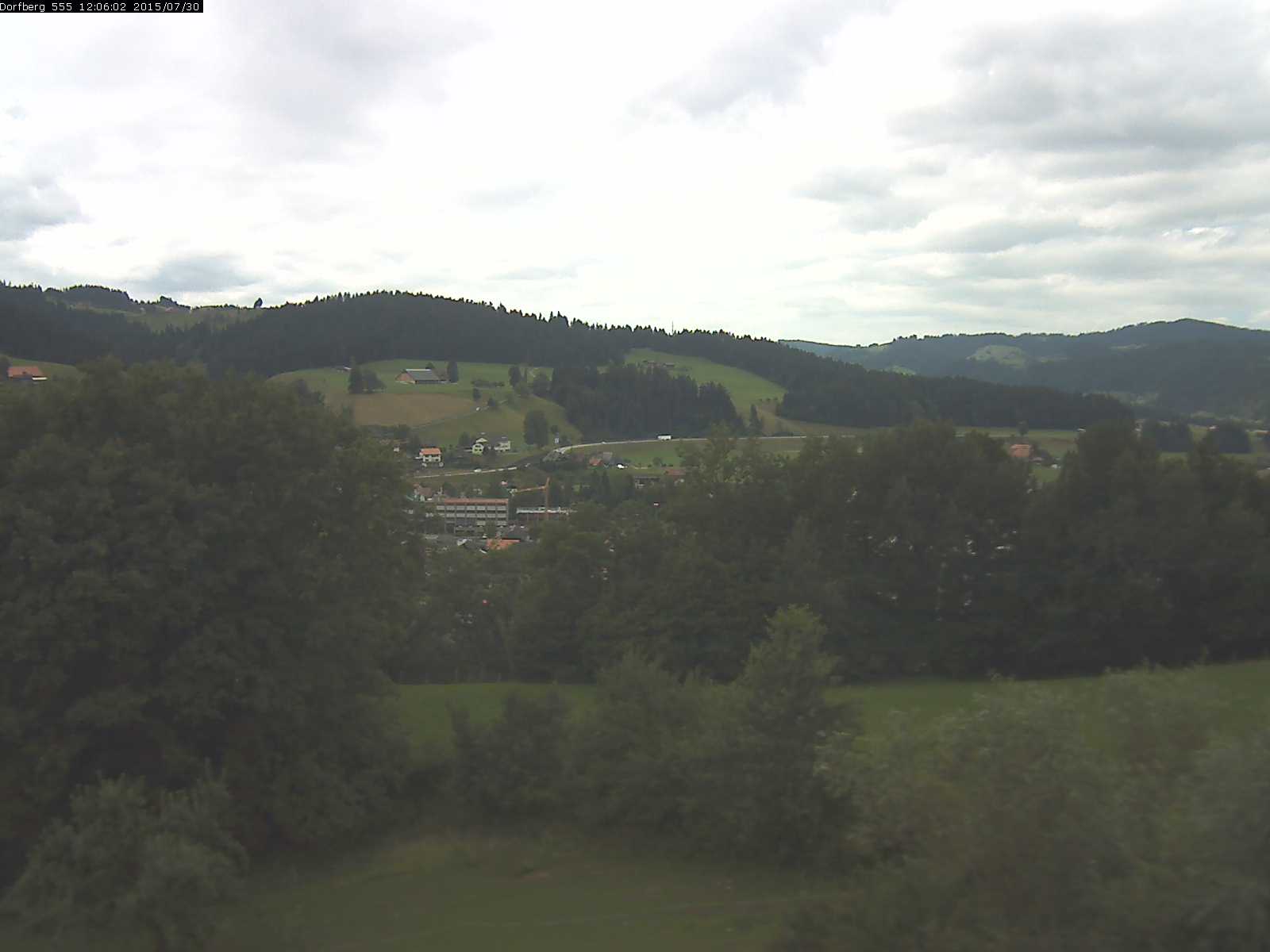 Webcam-Bild: Aussicht vom Dorfberg in Langnau 20150730-120601
