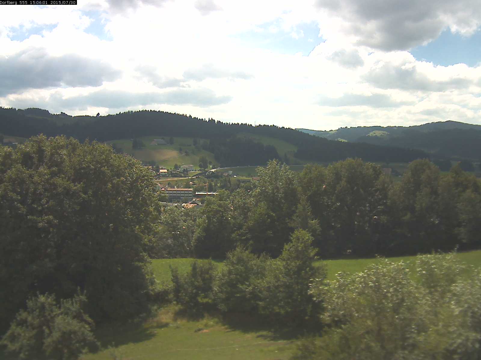 Webcam-Bild: Aussicht vom Dorfberg in Langnau 20150730-150601