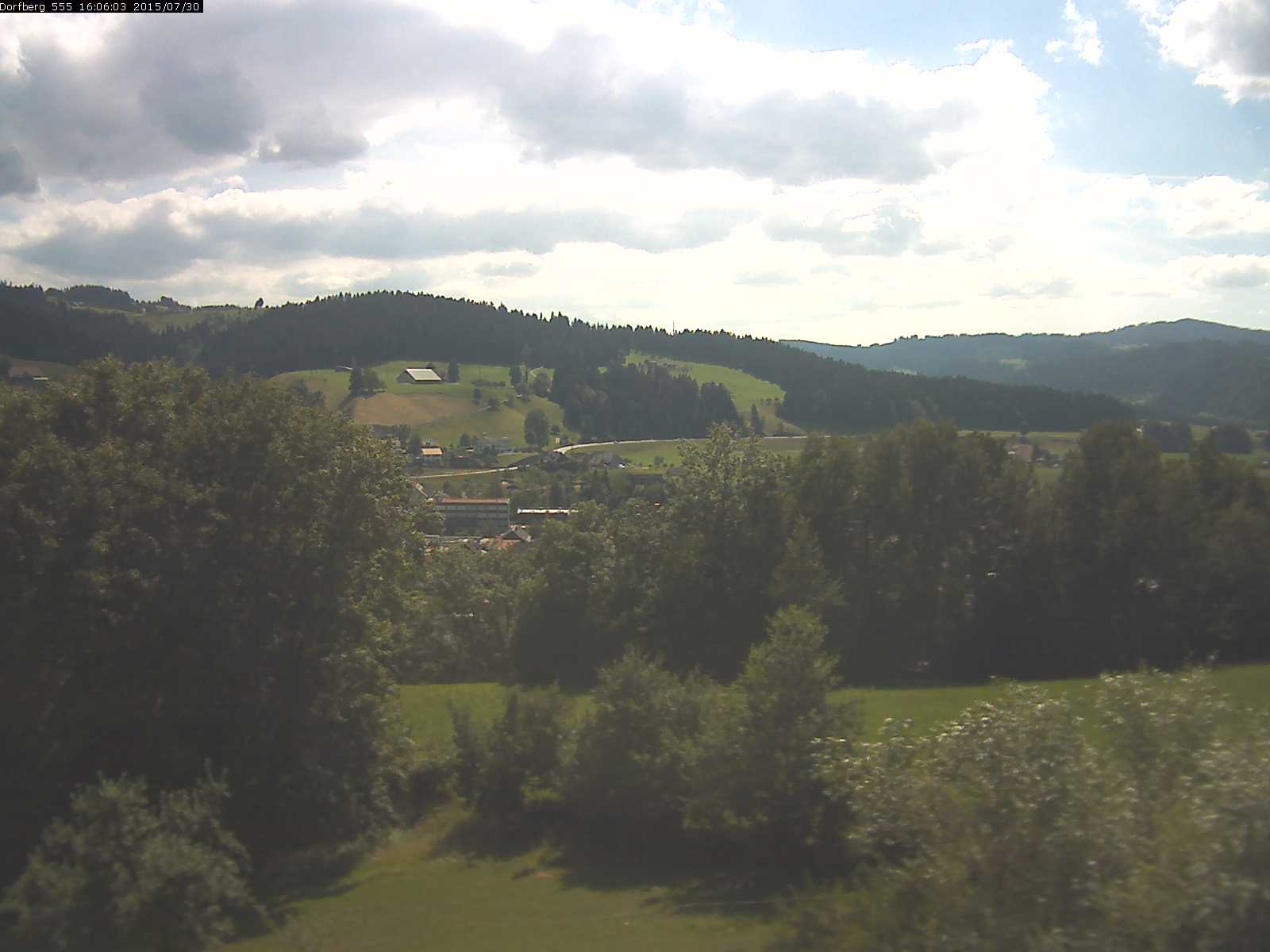 Webcam-Bild: Aussicht vom Dorfberg in Langnau 20150730-160601