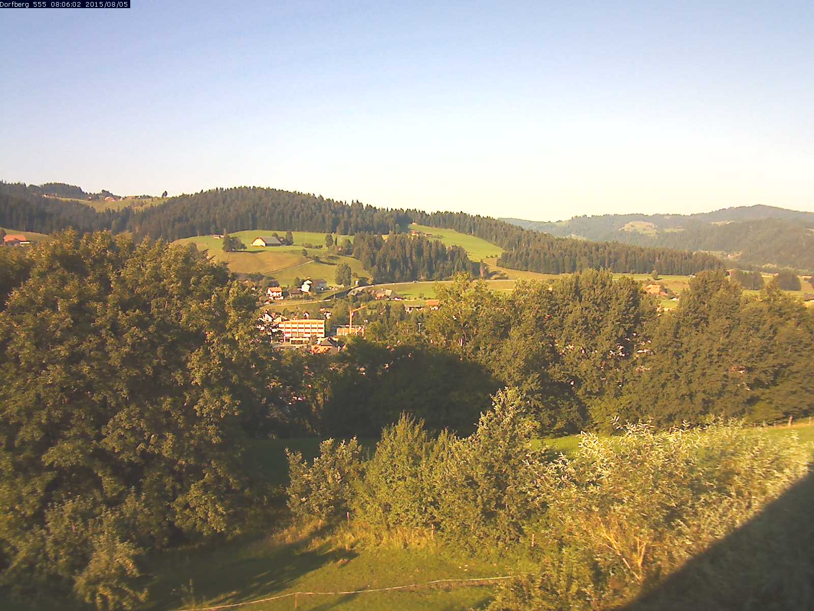Webcam-Bild: Aussicht vom Dorfberg in Langnau 20150805-080601