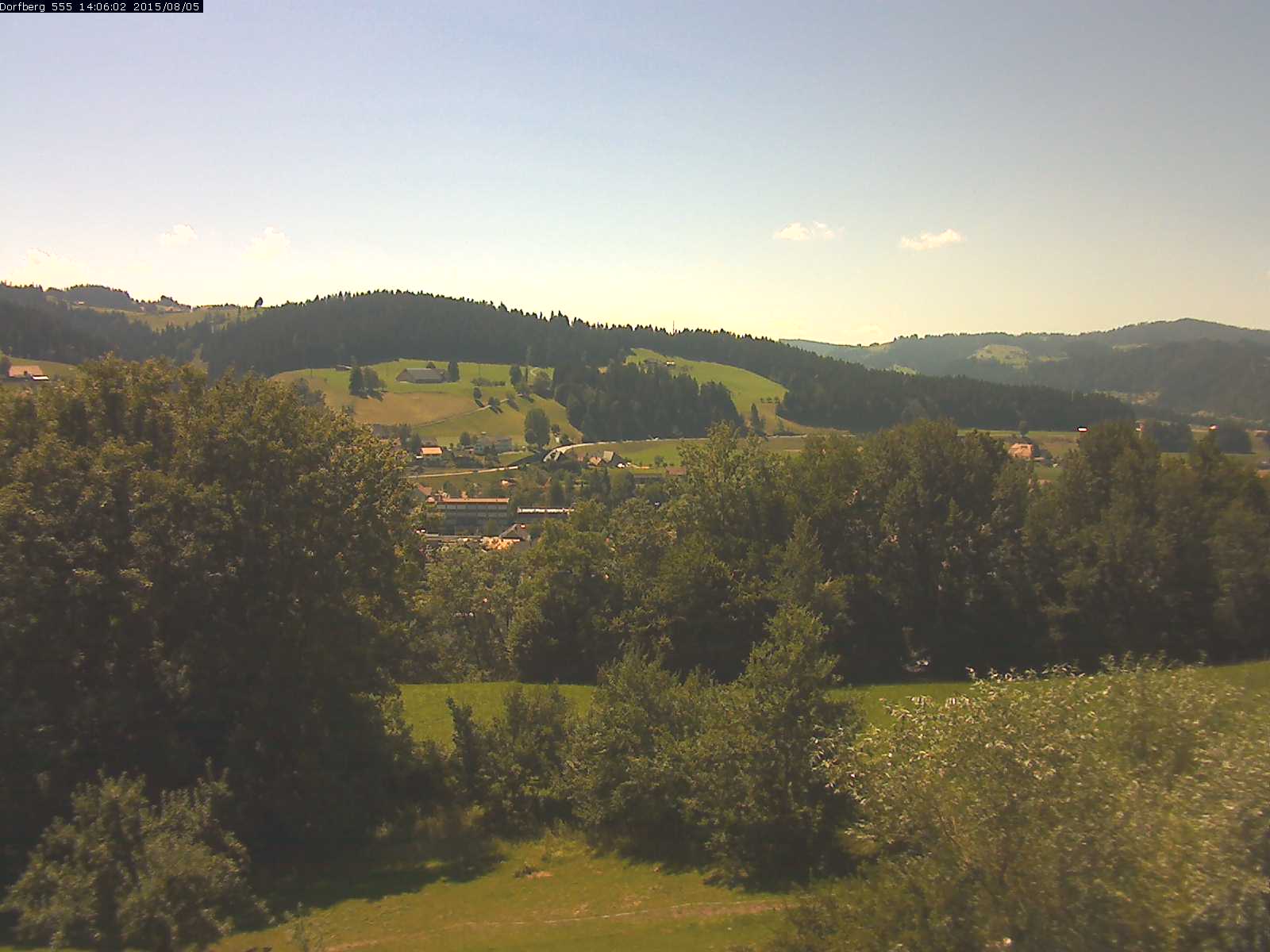 Webcam-Bild: Aussicht vom Dorfberg in Langnau 20150805-140601