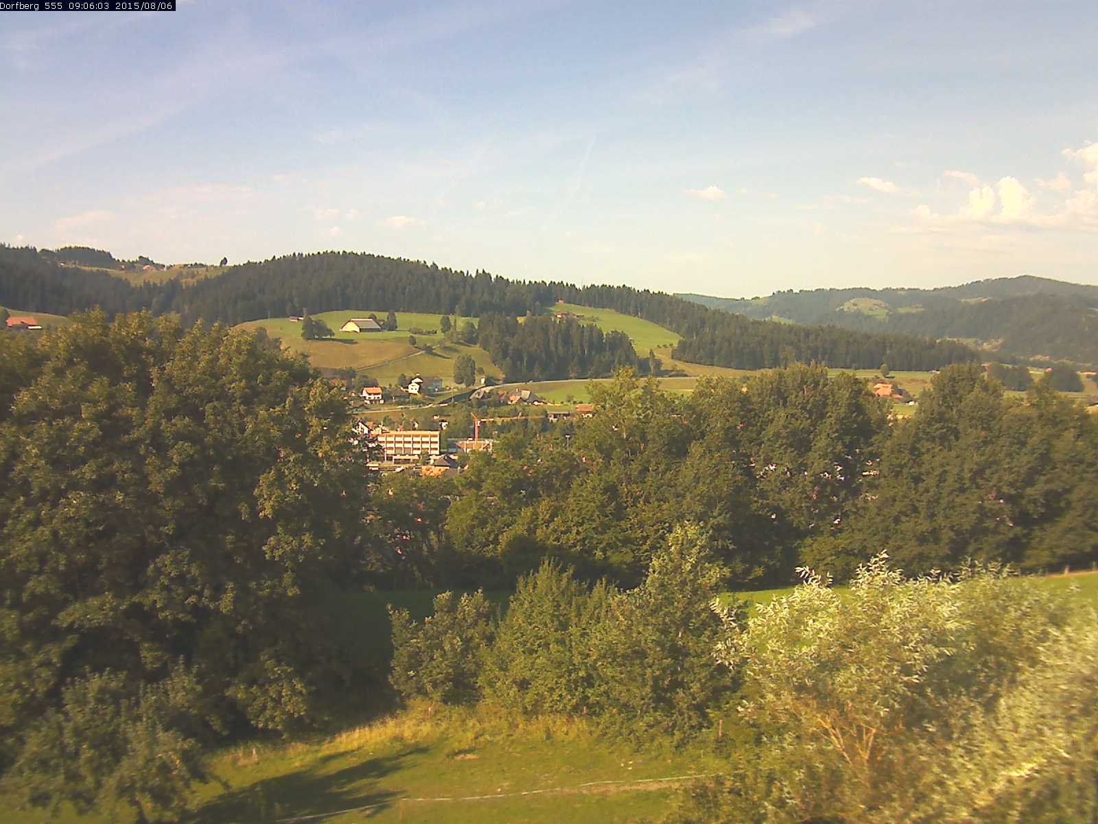 Webcam-Bild: Aussicht vom Dorfberg in Langnau 20150806-090601