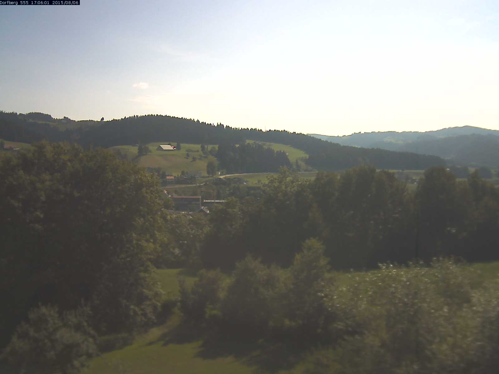 Webcam-Bild: Aussicht vom Dorfberg in Langnau 20150806-170601