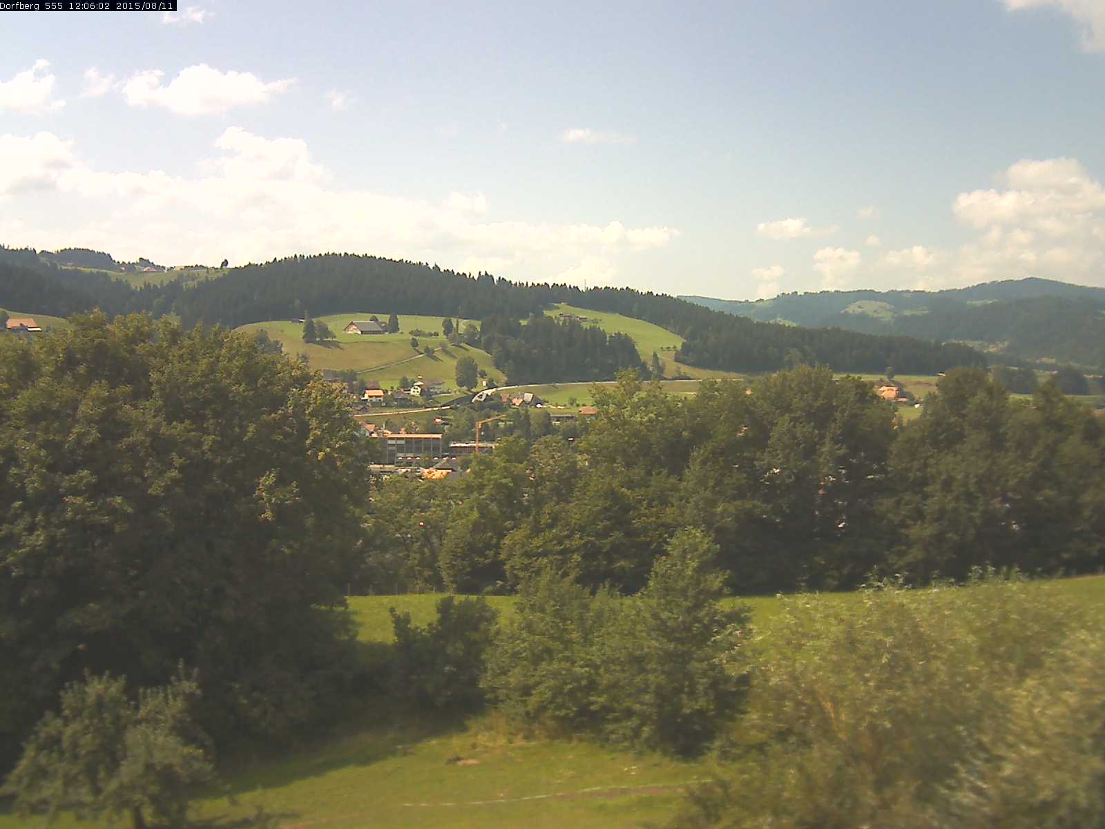 Webcam-Bild: Aussicht vom Dorfberg in Langnau 20150811-120601