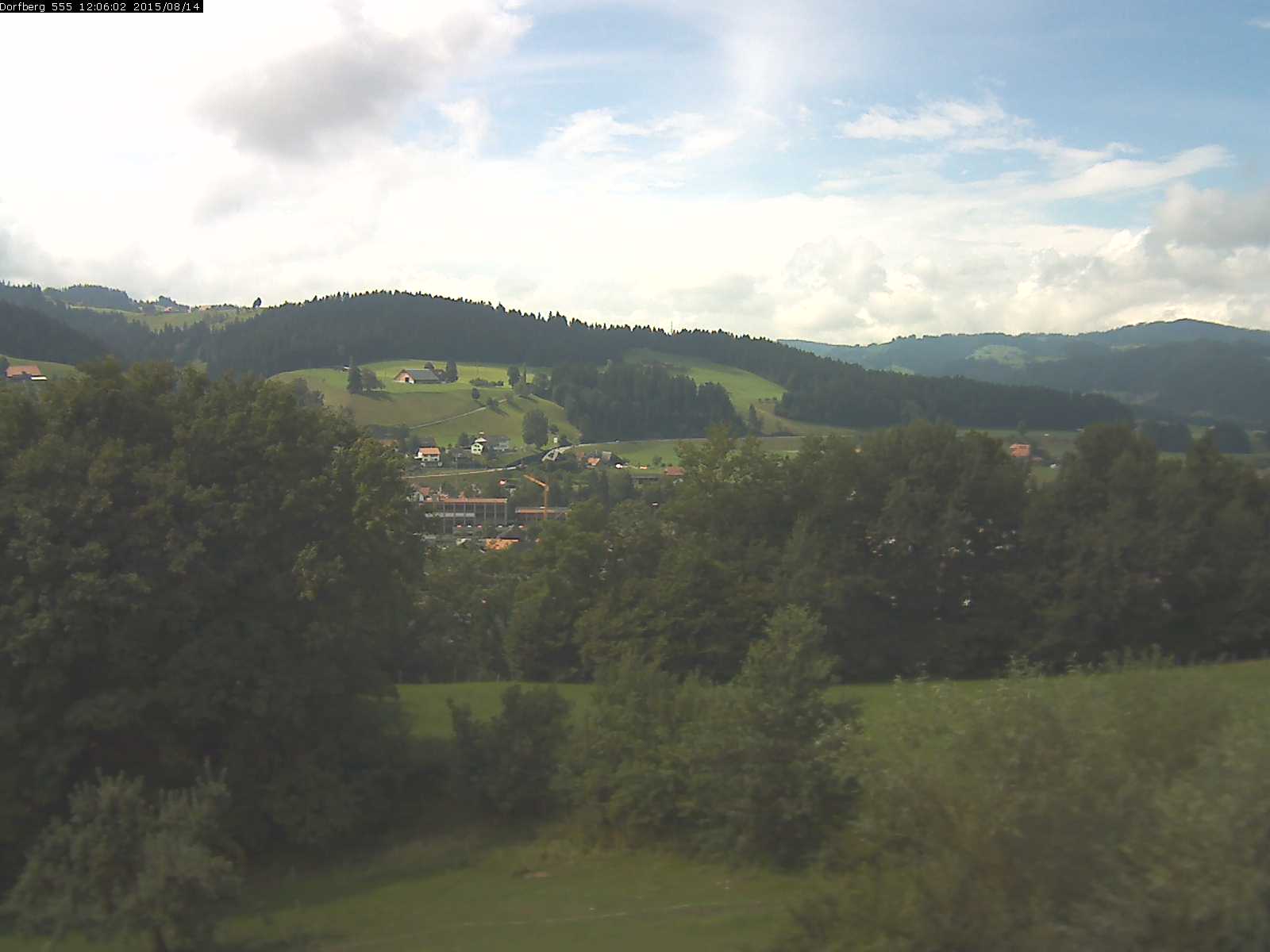 Webcam-Bild: Aussicht vom Dorfberg in Langnau 20150814-120601