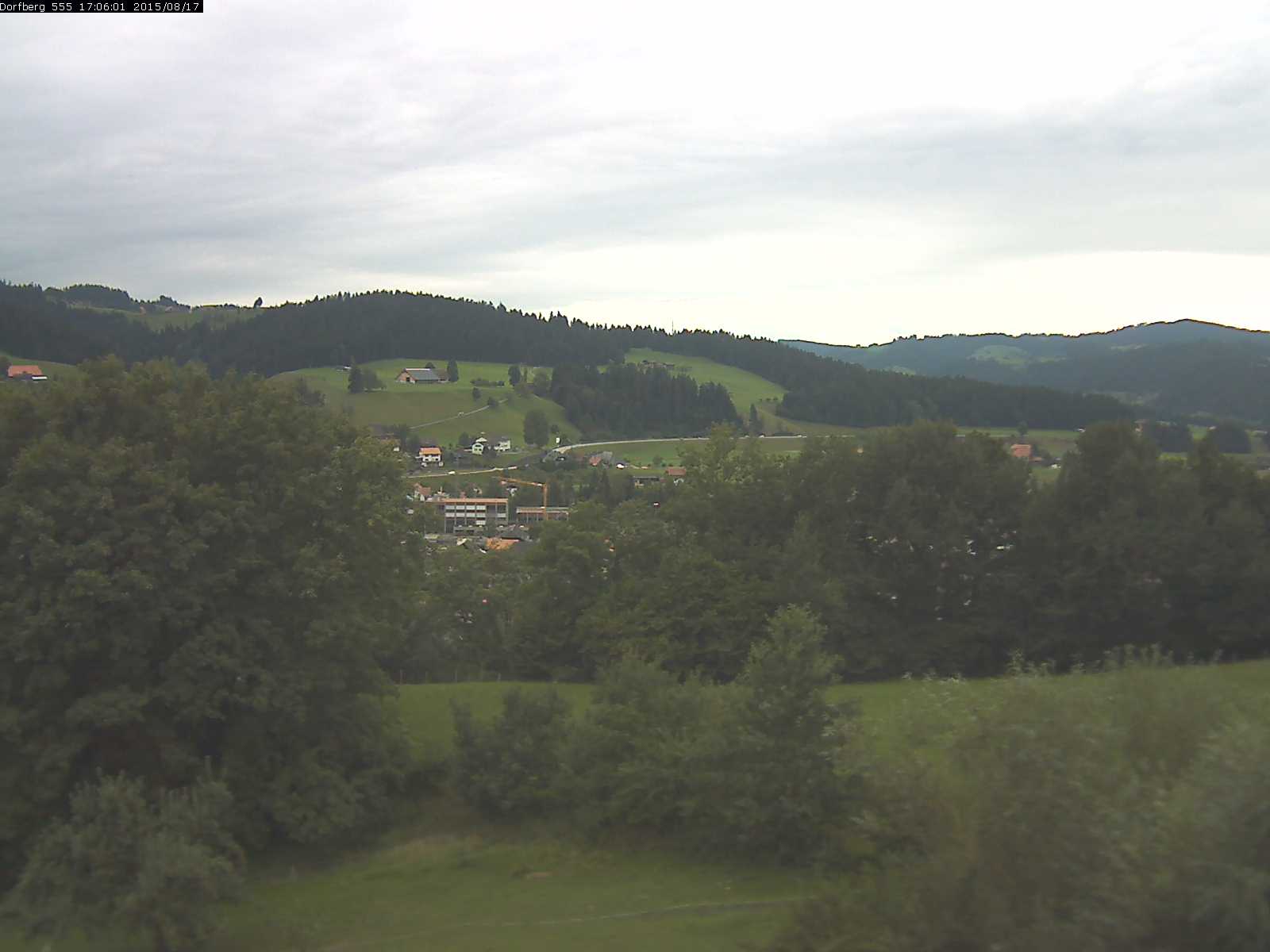 Webcam-Bild: Aussicht vom Dorfberg in Langnau 20150817-170601