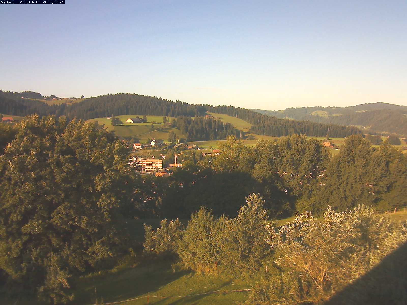 Webcam-Bild: Aussicht vom Dorfberg in Langnau 20150821-080601