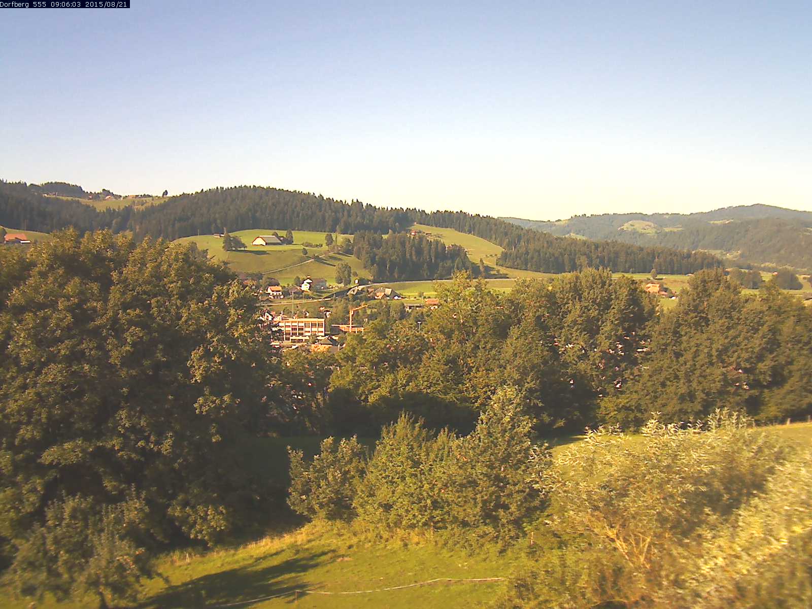 Webcam-Bild: Aussicht vom Dorfberg in Langnau 20150821-090601