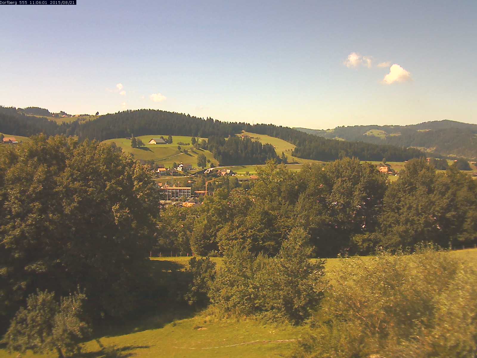 Webcam-Bild: Aussicht vom Dorfberg in Langnau 20150821-110601