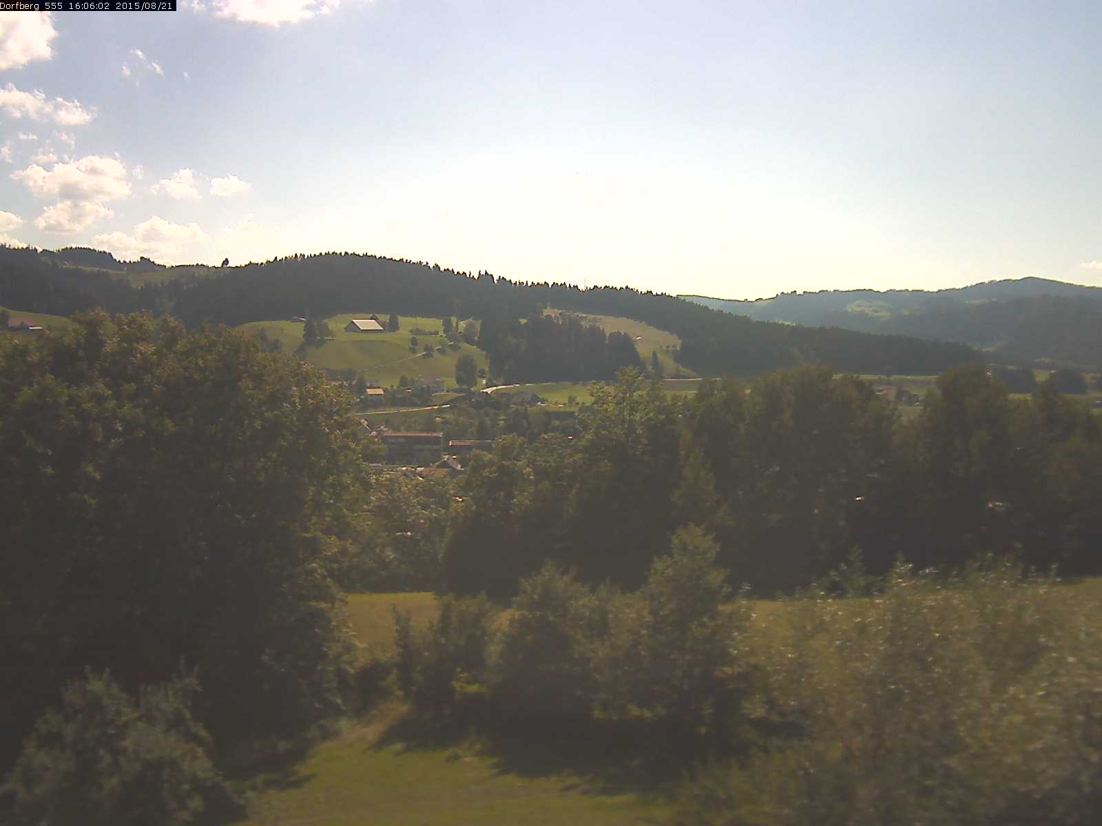Webcam-Bild: Aussicht vom Dorfberg in Langnau 20150821-160601