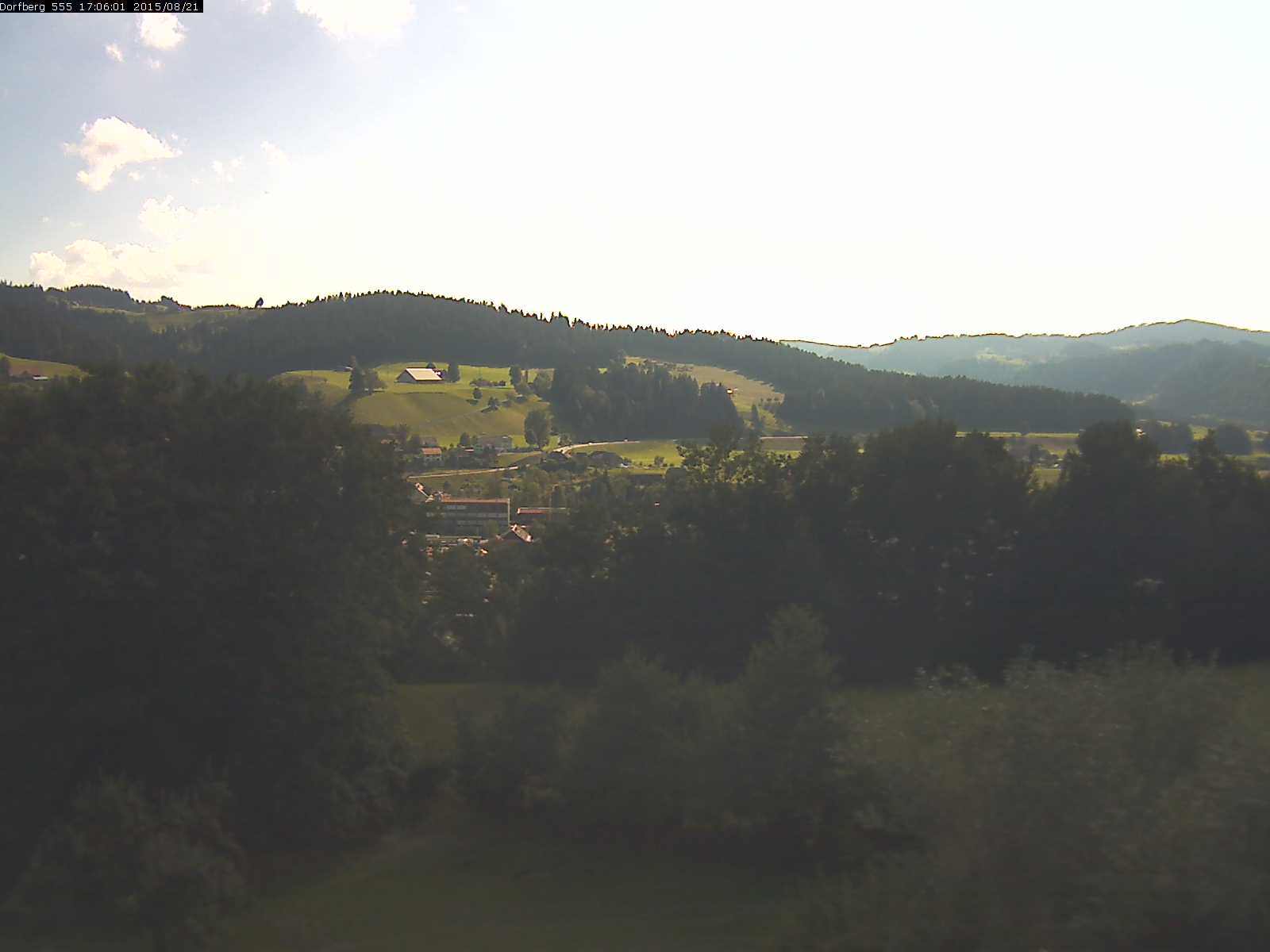 Webcam-Bild: Aussicht vom Dorfberg in Langnau 20150821-170601