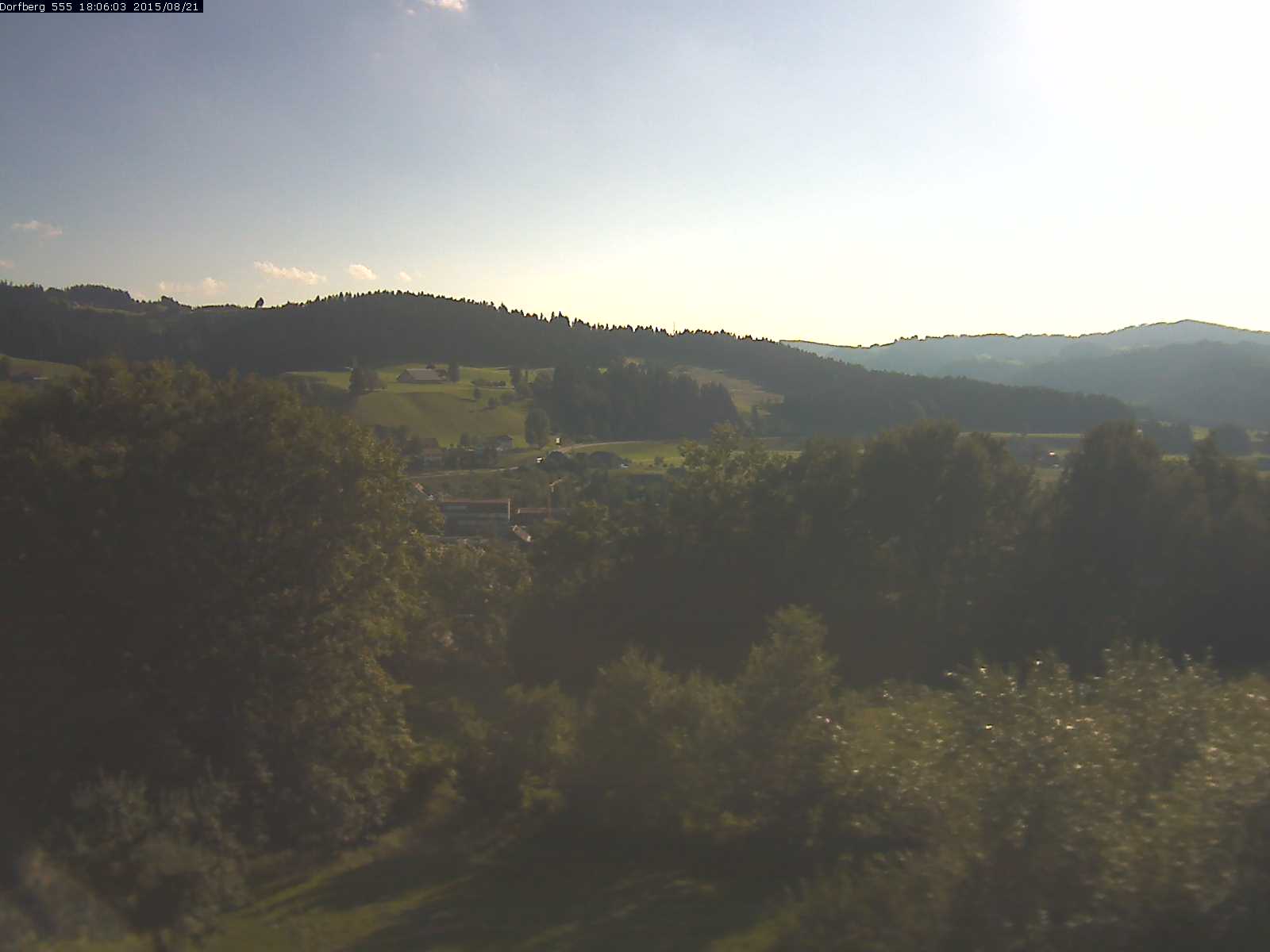 Webcam-Bild: Aussicht vom Dorfberg in Langnau 20150821-180601