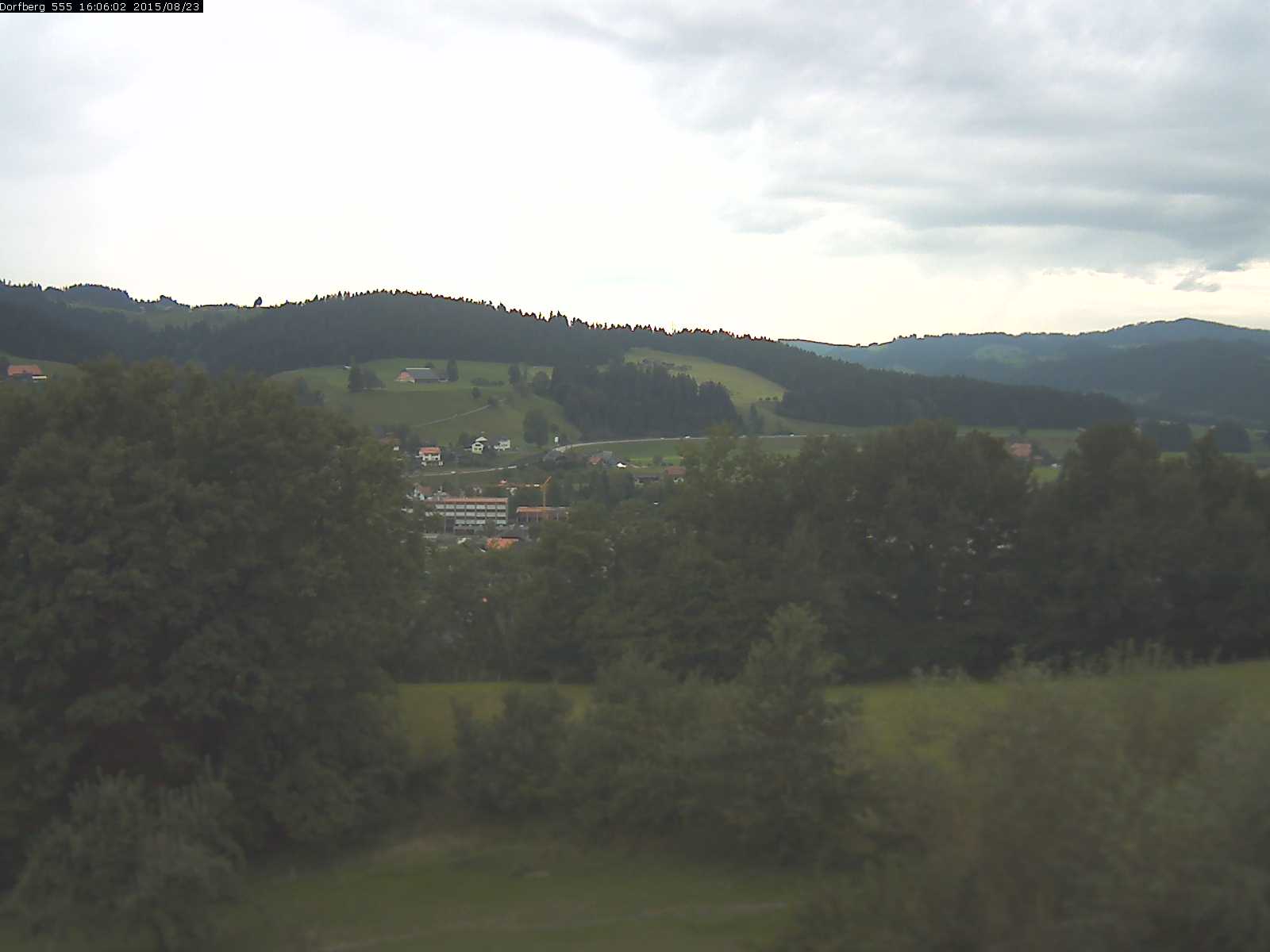 Webcam-Bild: Aussicht vom Dorfberg in Langnau 20150823-160601