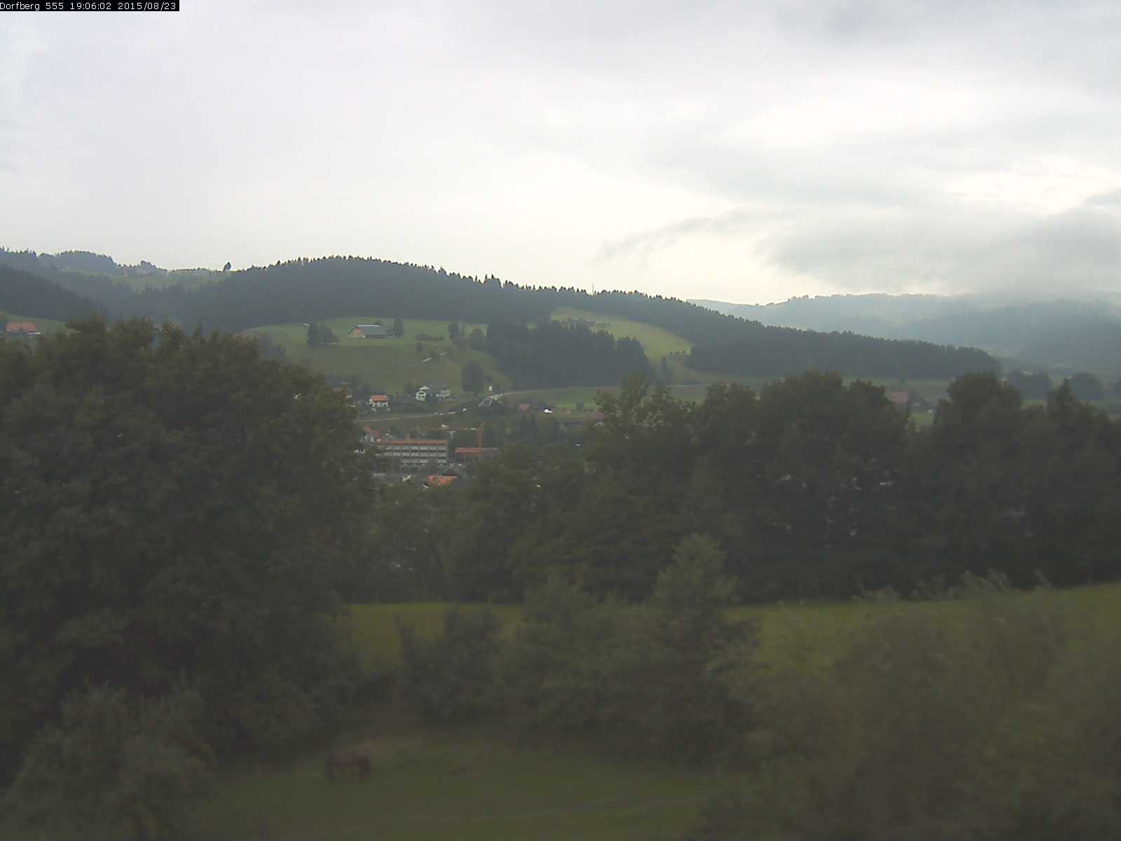 Webcam-Bild: Aussicht vom Dorfberg in Langnau 20150823-190601