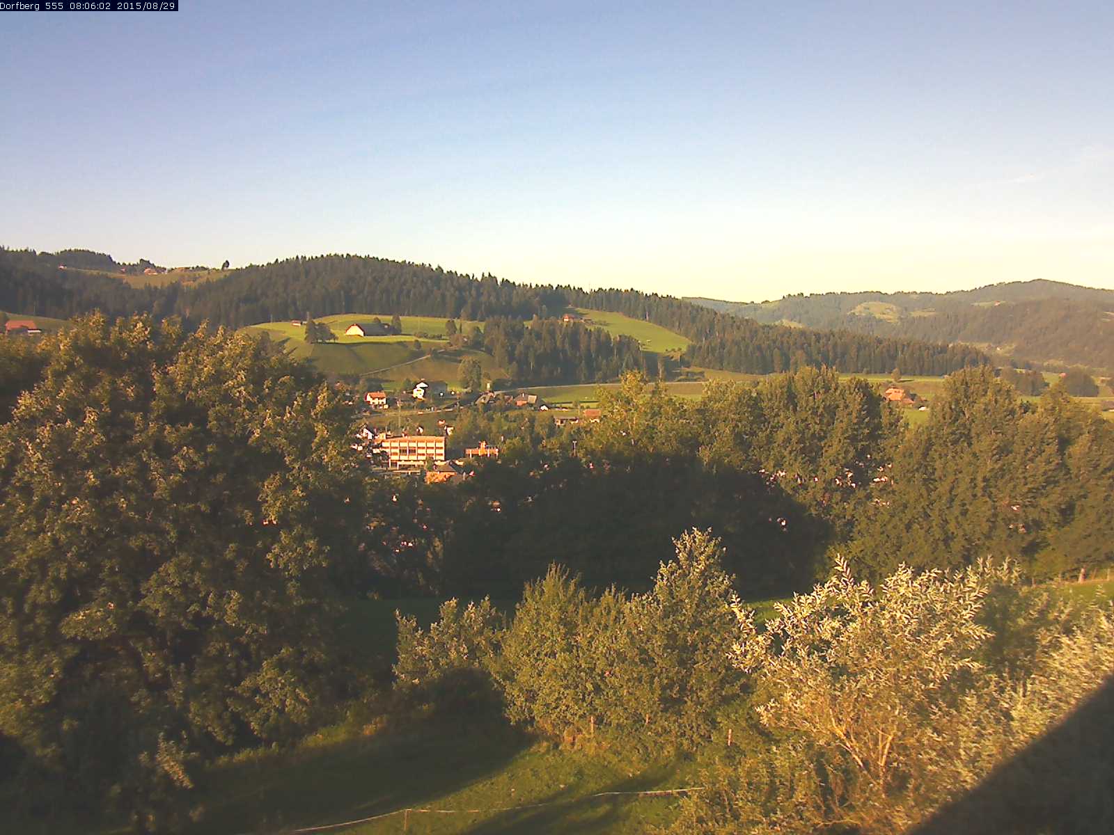Webcam-Bild: Aussicht vom Dorfberg in Langnau 20150829-080601