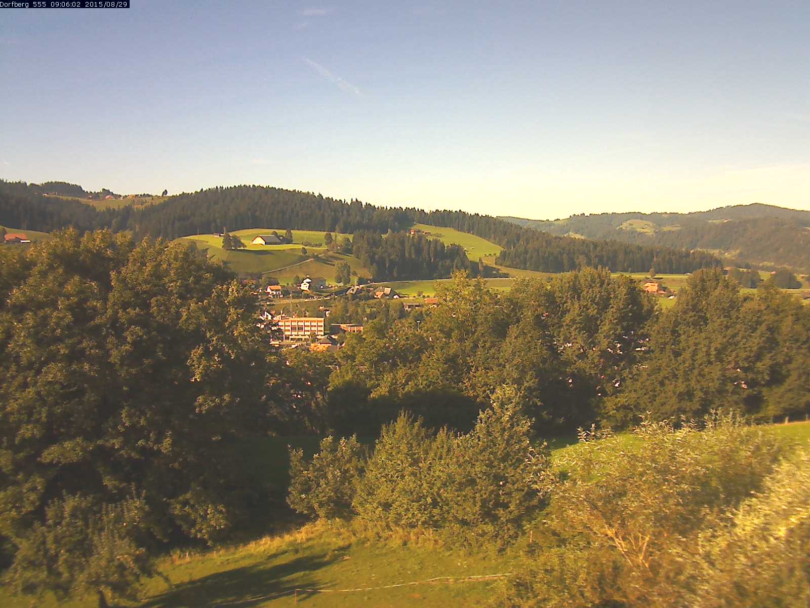Webcam-Bild: Aussicht vom Dorfberg in Langnau 20150829-090601